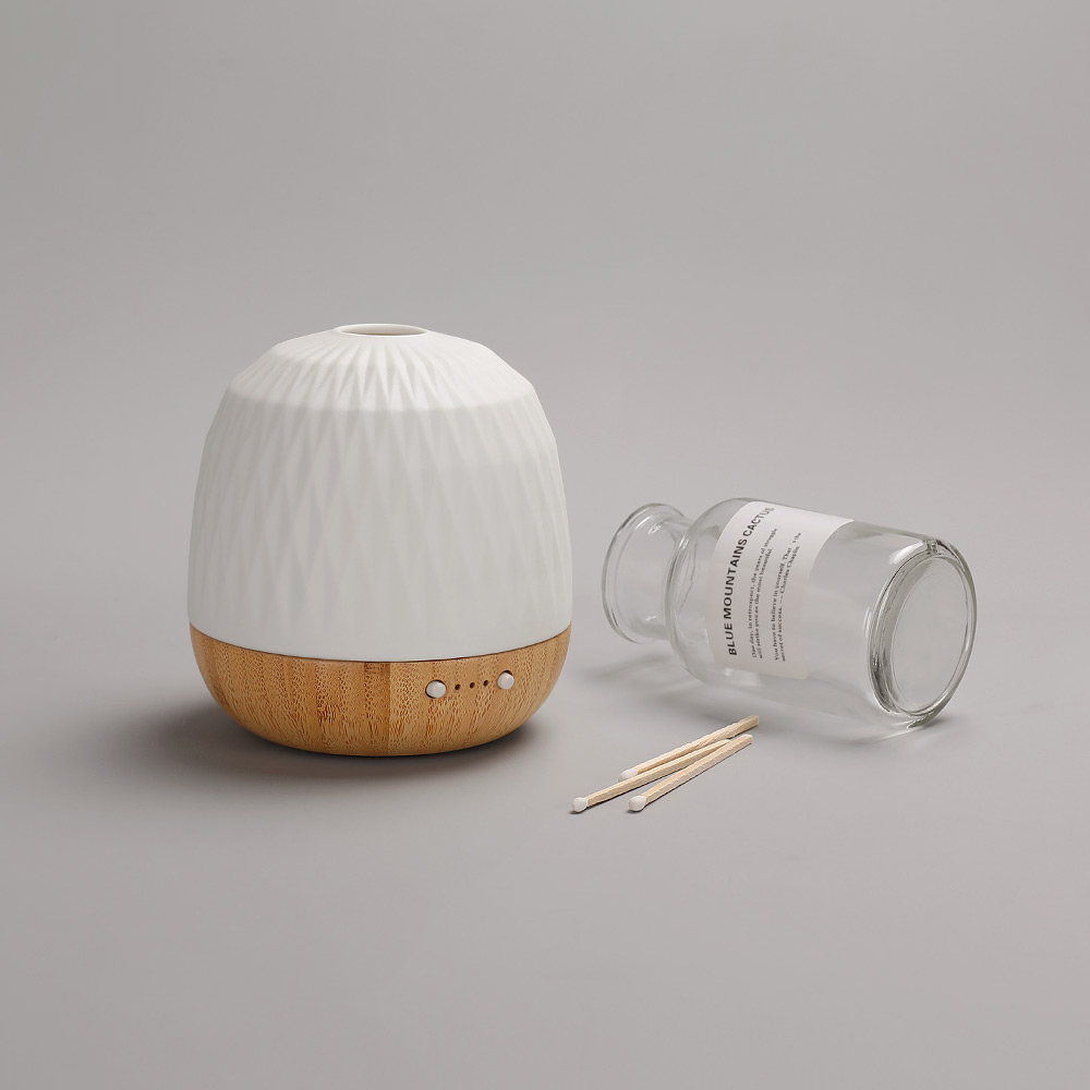 Luca-ECO_Friendly_Bamboo_Base_Ultrasonic_Diffuser_With_Warm_Yellow_Light-1.jpg