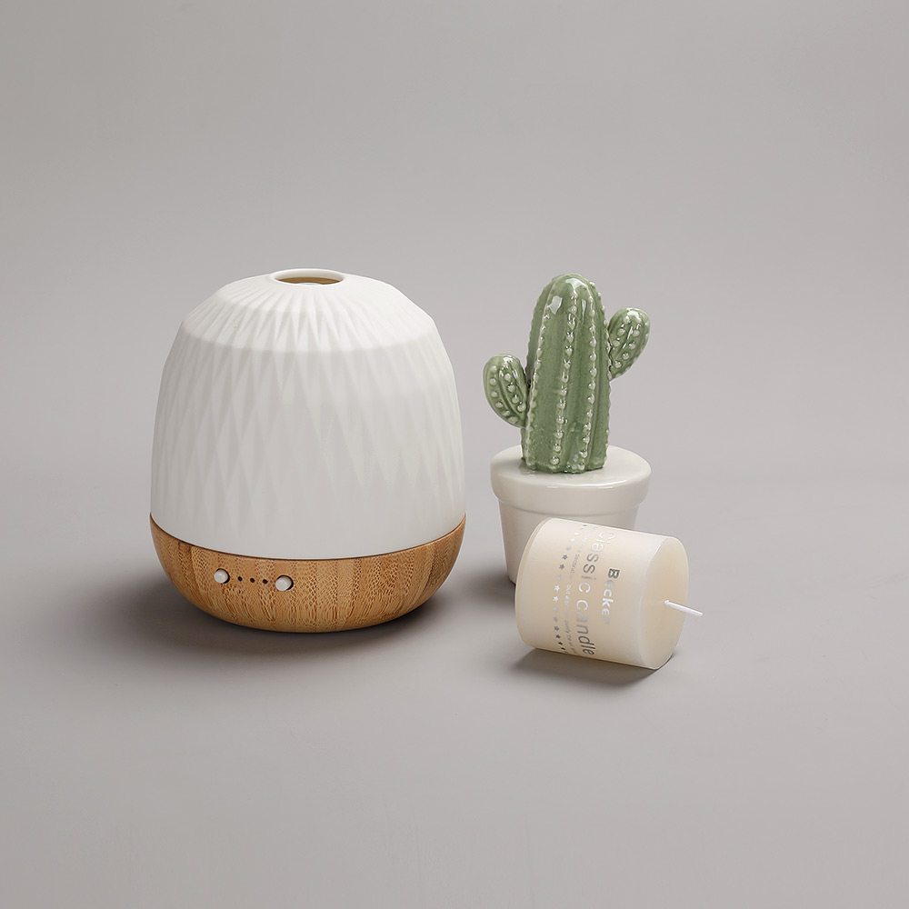 Luca-ECO_Friendly_Bamboo_Base_Ultrasonic_Diffuser_With_Warm_Yellow_Light-3.jpg