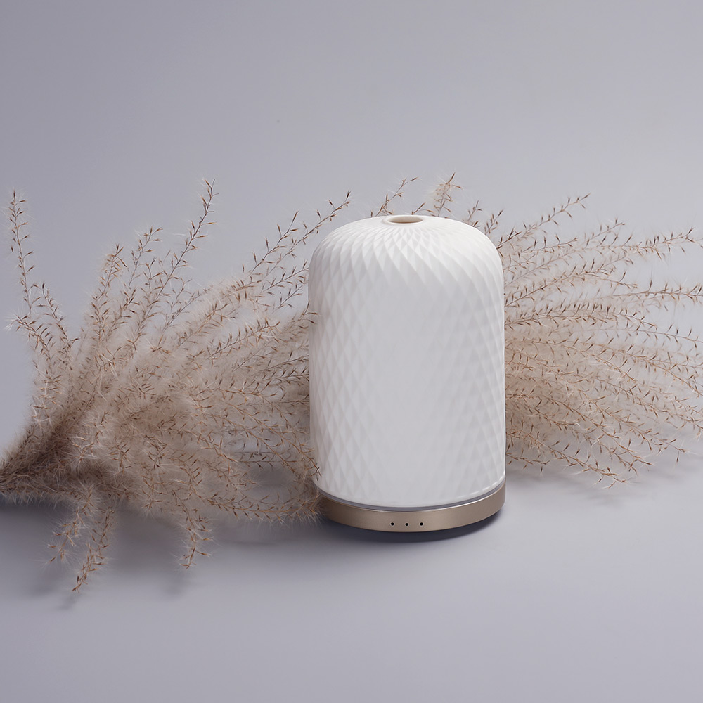 Tino-Handmade_Porcelain_Cover_Ultrasonic_Diffuser_With_RGB_Light-1.jpg