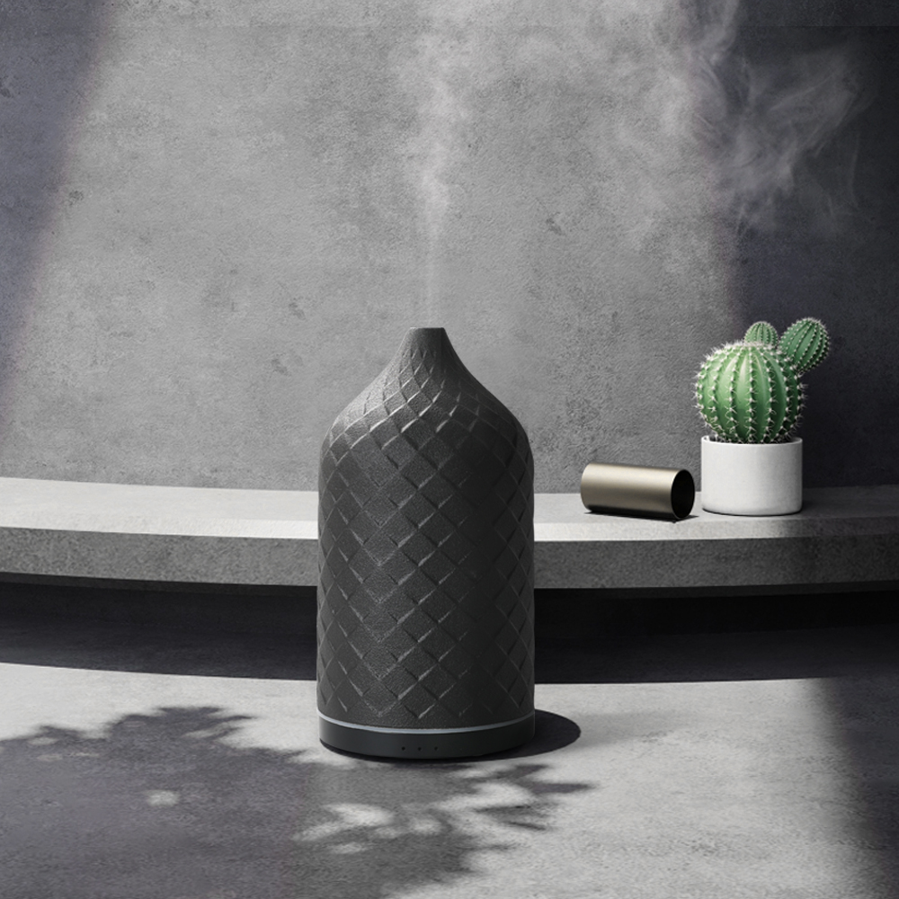 Hiro-ABS_Base_Ceramic_Cover_Aromatherapy_Diffuser_with_Light-13.jpg